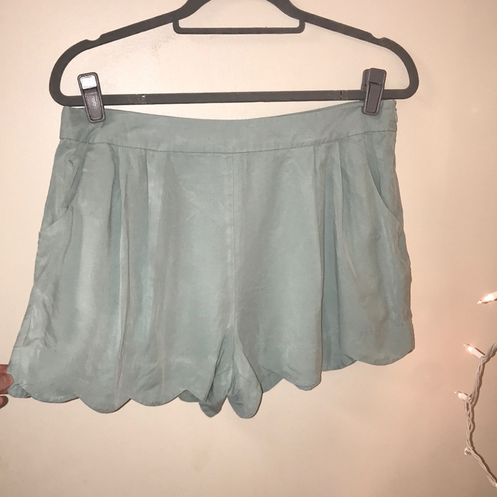 Boutique Flowy Scalloped Shorts